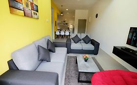 Play Residence At Golden Hills